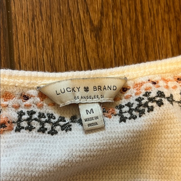 Lucky Brand Embroidered White Long Sleeve Thermal Medium - Picture 2 of 7